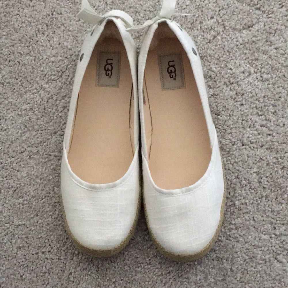 NEW UGG Indah Marrakesh flats in white/off white